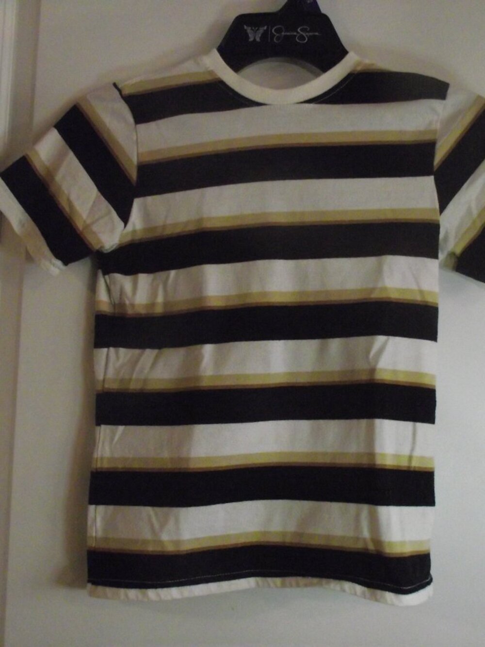 BUNDLE OF THREE !!!!!!!!!! ~   BOYS SIZE 8 SHORT SLEEVED TEE-SHIRTS